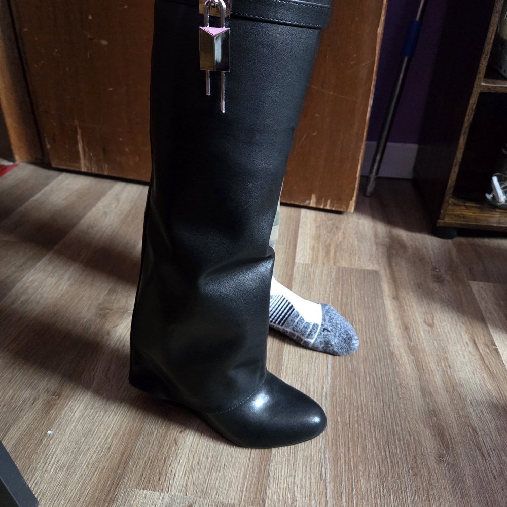 Black Knee-High Women's Boots Size 7 Leather - Picture 4 of 6